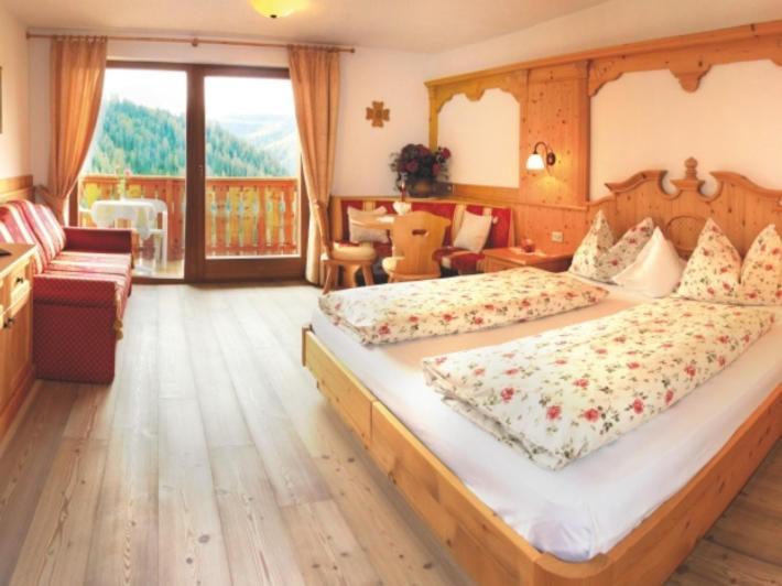 Hotel Alpenrose Dolomites La Valle Exterior foto